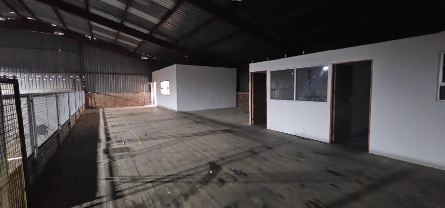 To Let commercial Property for Rent in Beacon Bay North Eastern Cape